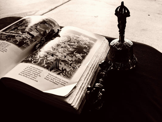 Tibetan Book of the Deat, Varja, bell, buddhist