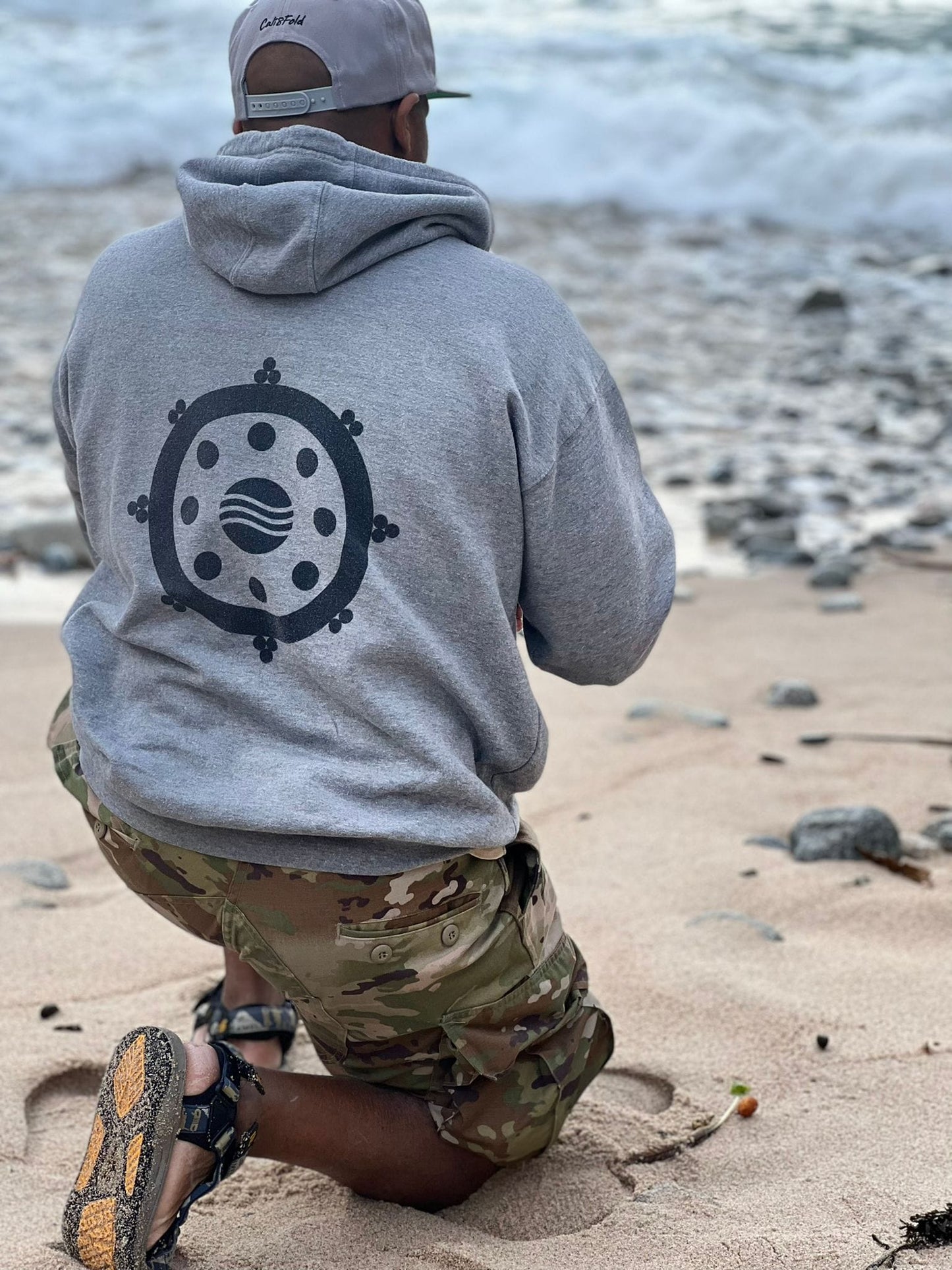 Gray Freediver hoodie apparel by Cali8Fold, Gray hat also by Cali8Fold