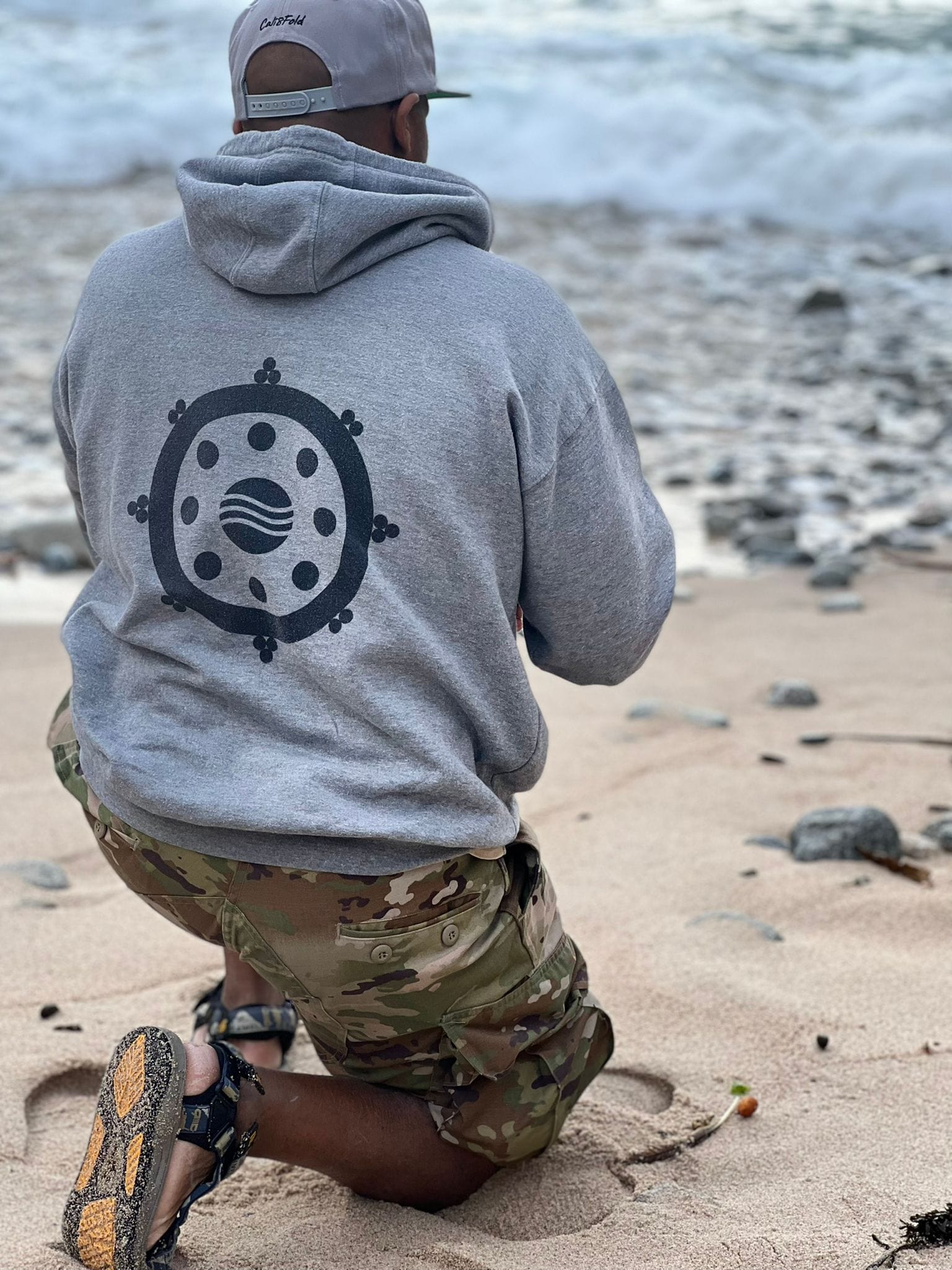 Gray Freediver hoodie apparel by Cali8Fold, Gray hat also by Cali8Fold